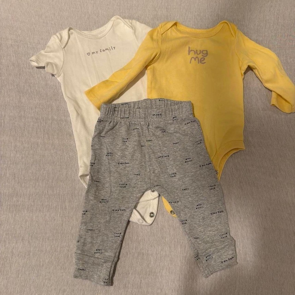 3-piece 6 month bundle - yellow and‎ grey onesie